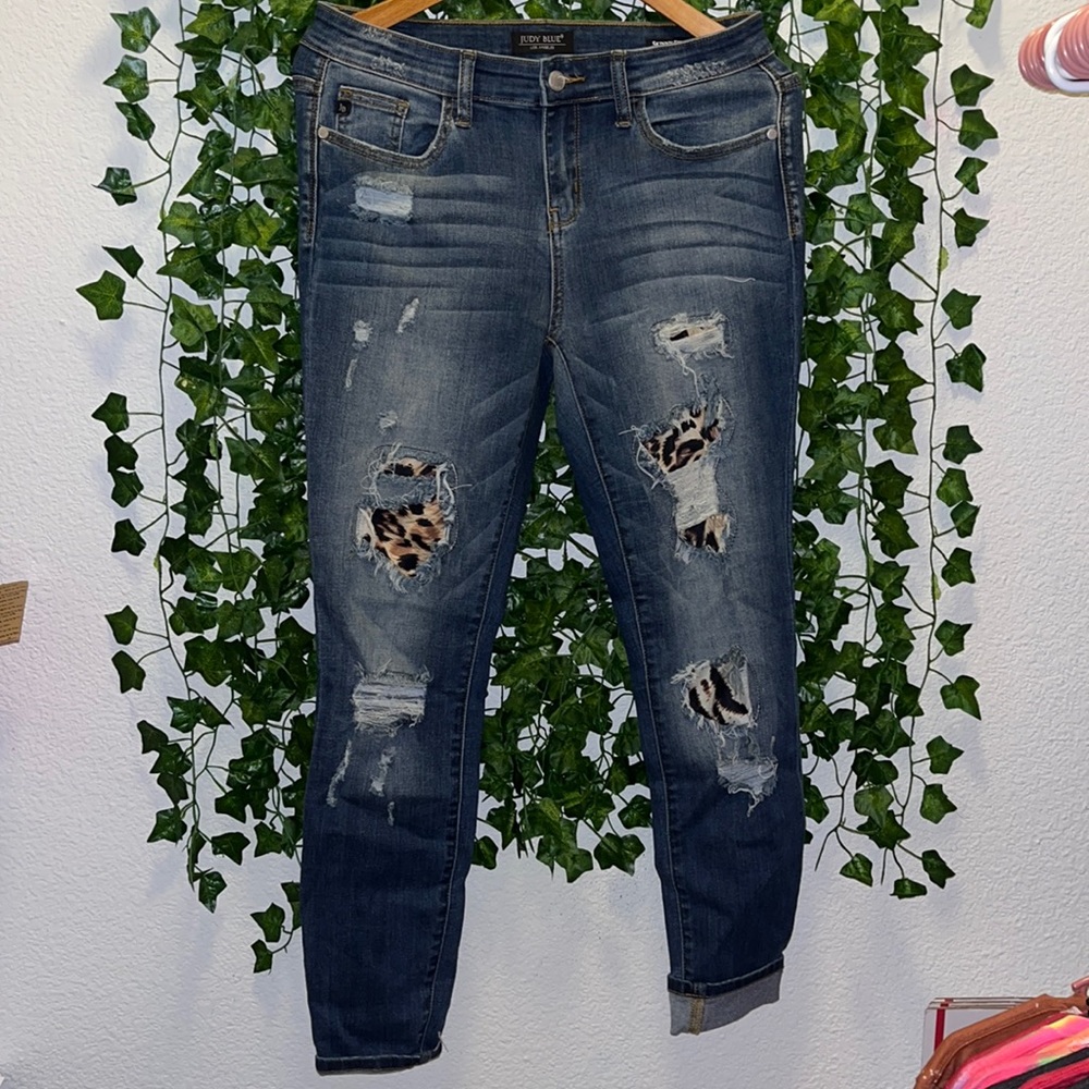 Size 9/29 Judy blue leopard patch jeans